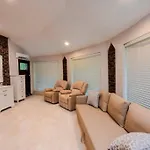 Castle Estate In Sw Portland Minutes From Downtown