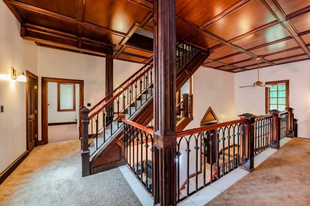 Castle Estate In Sw Minutes From Downtown * Portland