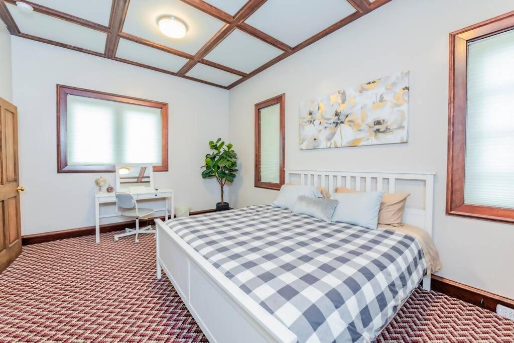 Castle Estate In Sw Minutes From Downtown * Portland