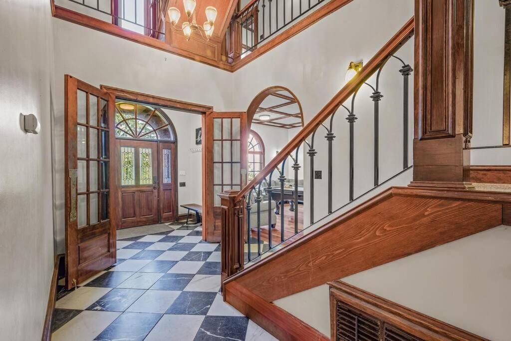 Holiday home Castle Estate In Sw Minutes From Downtown *