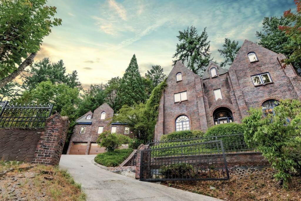 Castle Estate In Sw Minutes From Downtown Holiday home Portland