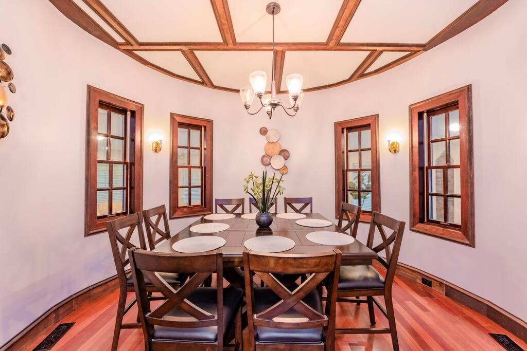 Holiday home Castle Estate In Sw Minutes From Downtown