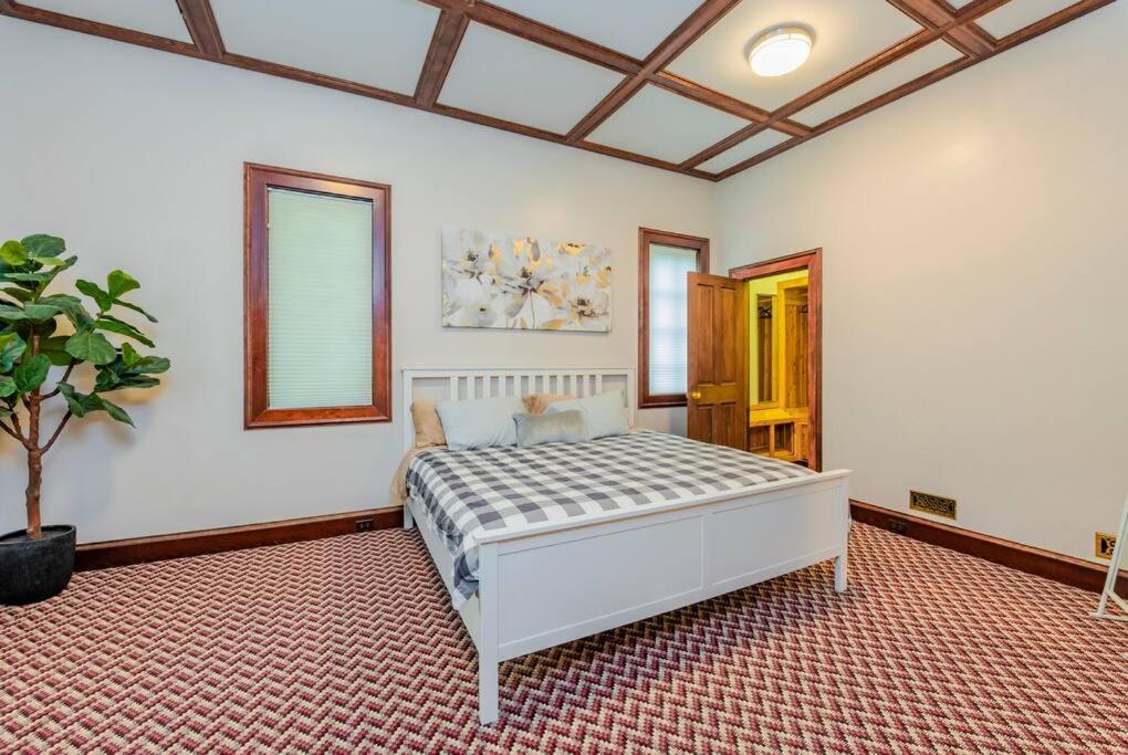 Castle Estate In Sw Minutes From Downtown Portland