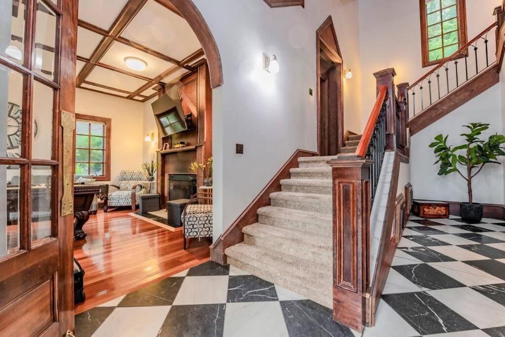 Holiday home Castle Estate In Sw Minutes From Downtown